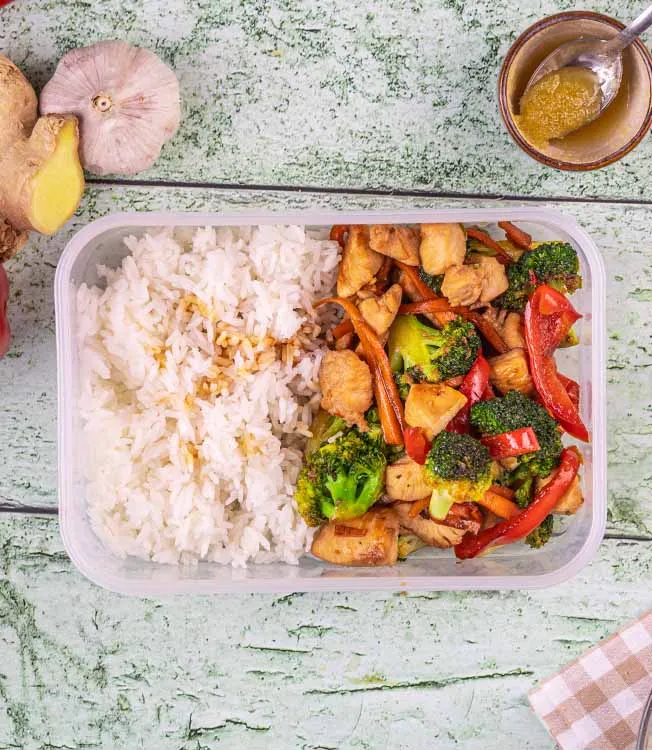Ballı soya soslu tavuk ve wok’ta pilav