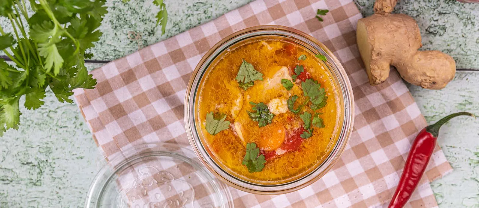 Asya usulü havuçlu ve yumurtalı çorba