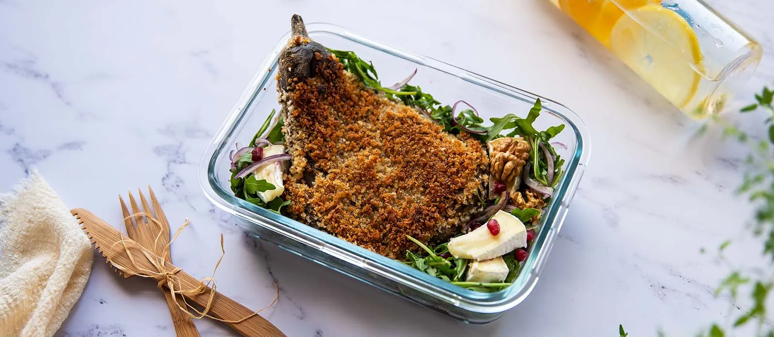 Çıtır patlıcanlı ve camembert’li salata