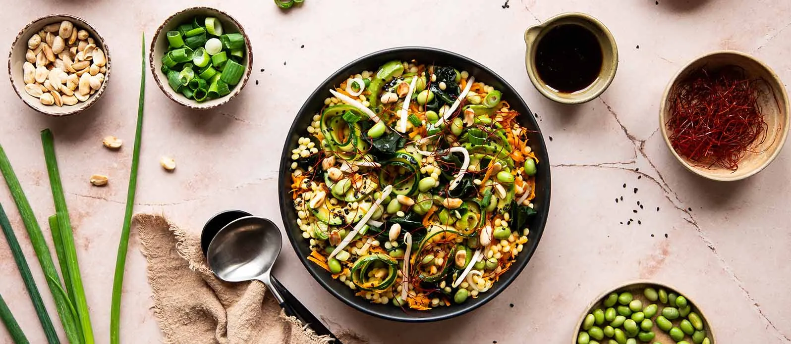 Kuskuslu, edamame’li ve wakame’li salata