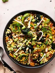 Kuskuslu, edamame’li ve wakame’li salata