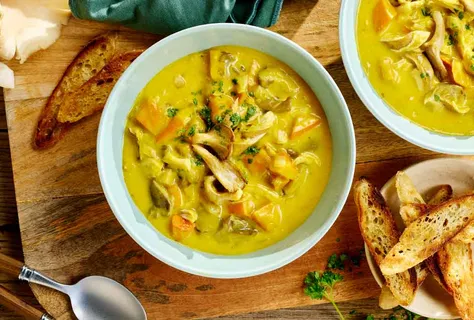 İstiridye mantarı ve tavuk çorbası