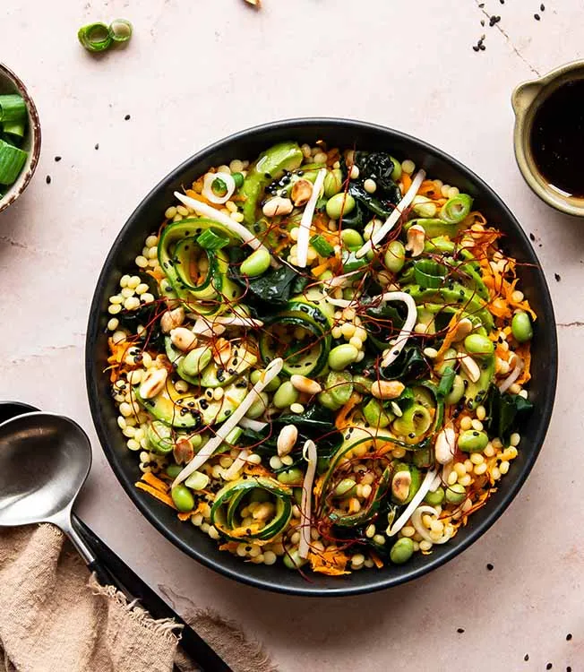 Kuskuslu, edamame’li ve wakame’li salata