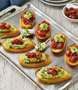 Edamame ve Yarı Kurutulmuş Domatesli Bruschetta