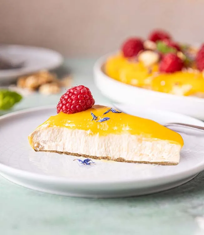Mango muslu (mousse) tofu cheesecake