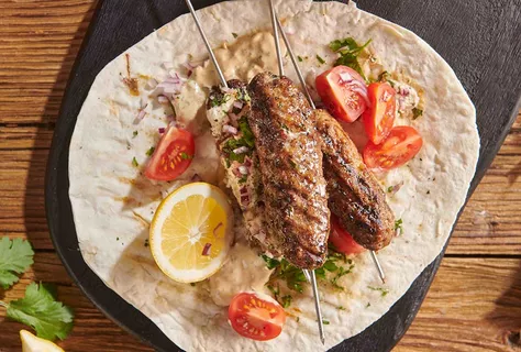 Soya sosunda marine edilmiş kuzu şiş