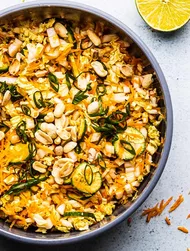 Salatalık, havuç ve fıstıklı Park choi salatası