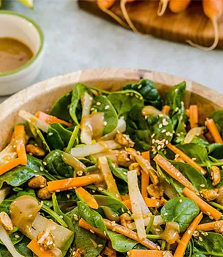 Susam ve Fıstık Soslu, Sebzeli Ispanak Salatası
