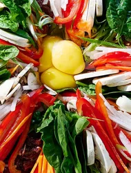 Sukiyaki tarzı Kore usulü jeongol güveç