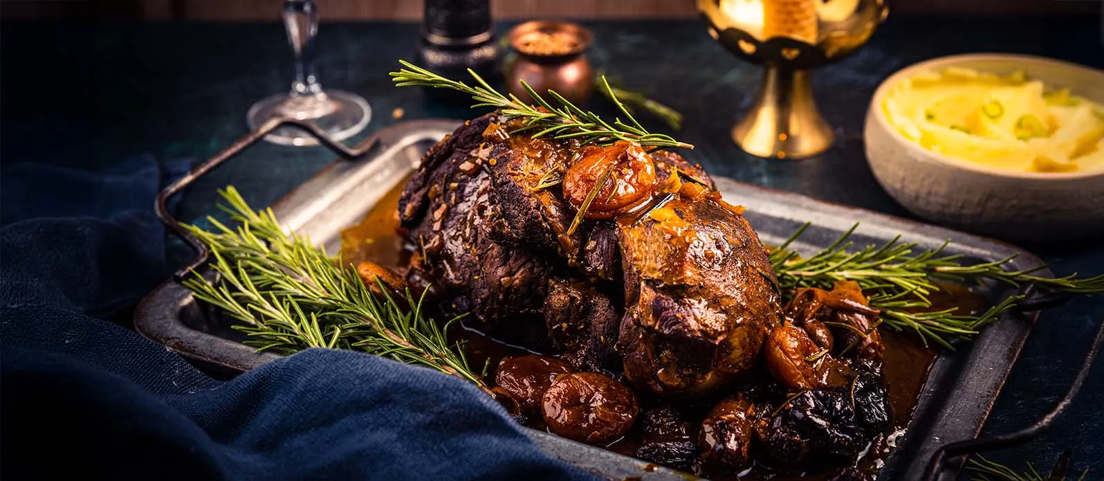 Kuru meyveli kuzu yahni