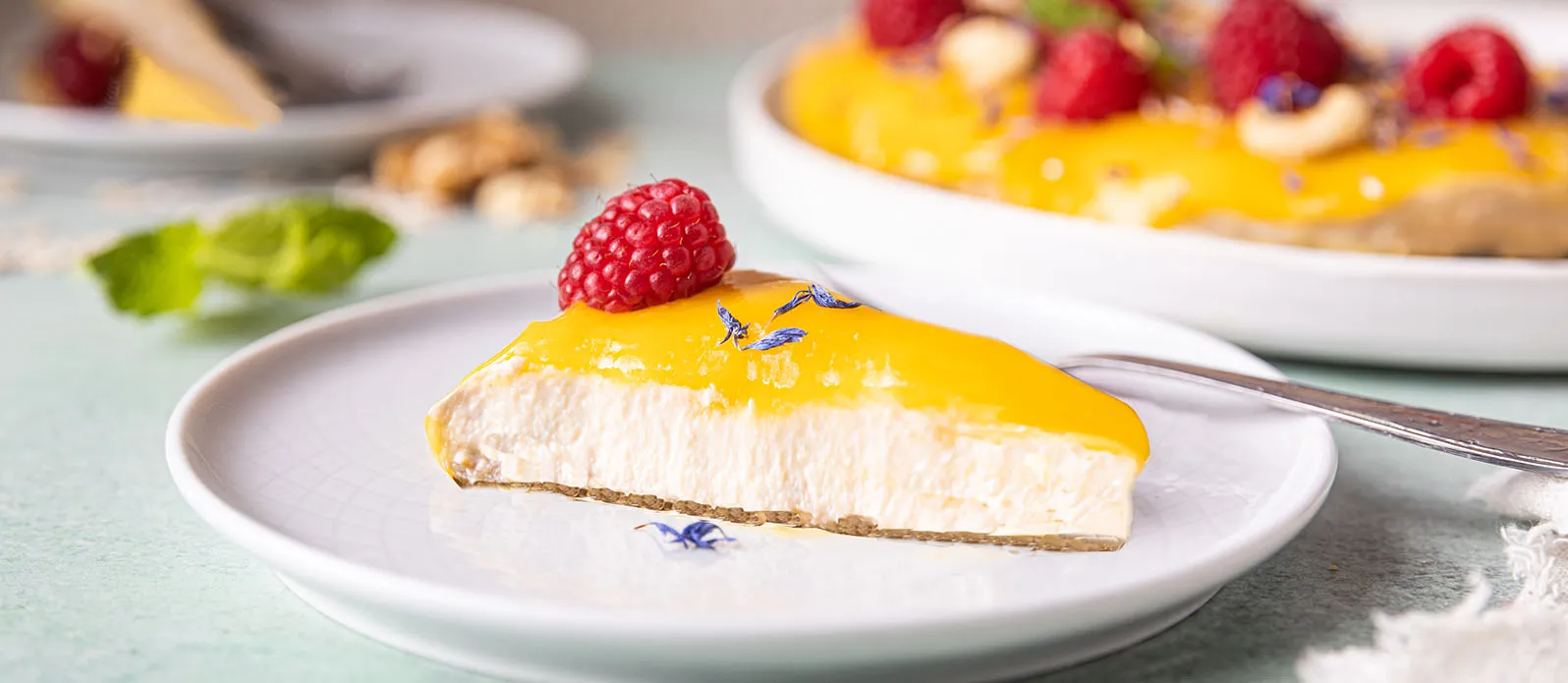 Mango muslu (mousse) tofu cheesecake