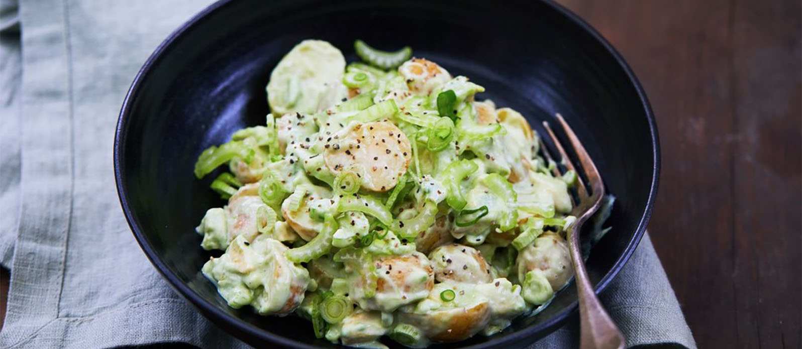 Wasabili Patates ve Avokado Salatası
